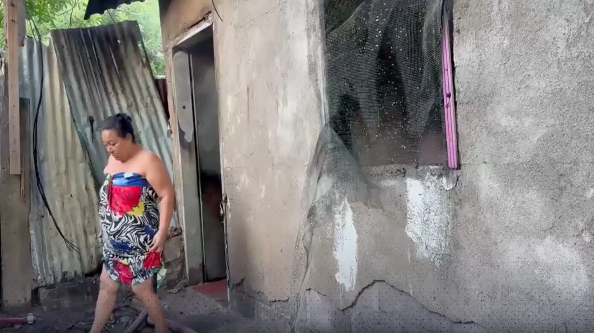 Mujer denuncia que expareja provocó incendio que destruyó su hogar en Yoro